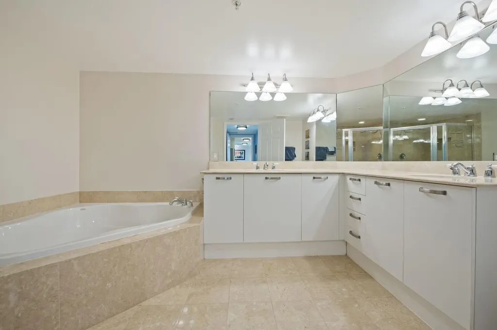 2011 N Ocean Boulevard Fort Lauderdale FL 33305