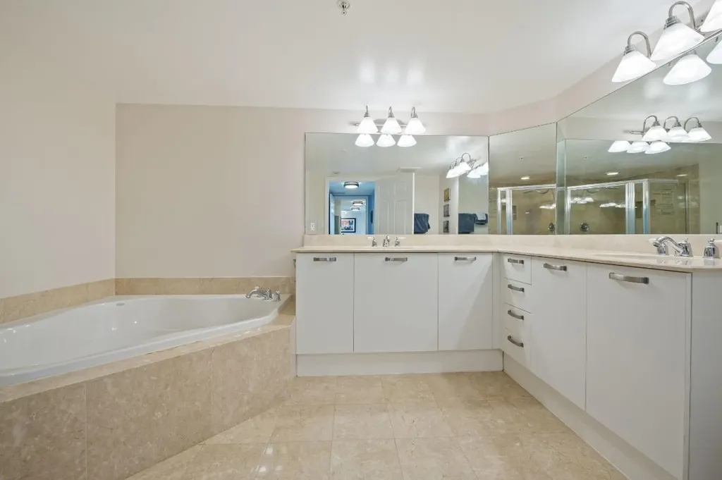 2011 N Ocean Boulevard Fort Lauderdale FL 33305