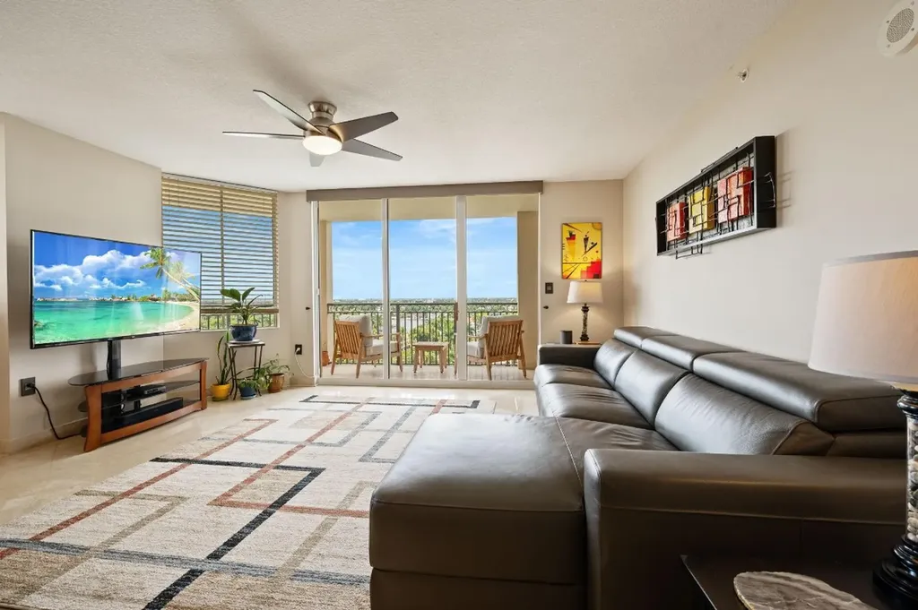 2011 N Ocean Boulevard Fort Lauderdale FL 33305