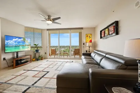 2011 N Ocean Boulevard Fort Lauderdale FL 33305
