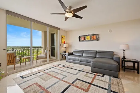 2011 N Ocean Boulevard Fort Lauderdale FL 33305