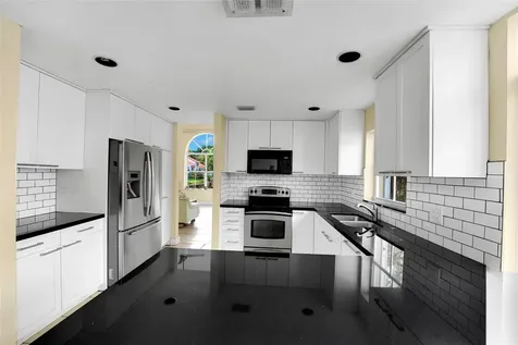 3130 N 38th Avenue Hollywood FL 33021