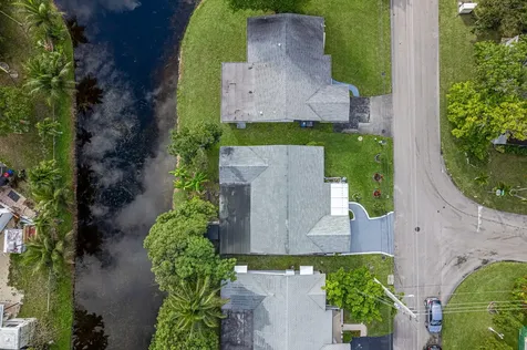 4290 NW 45th Terrace Lauderdale Lakes FL 33319