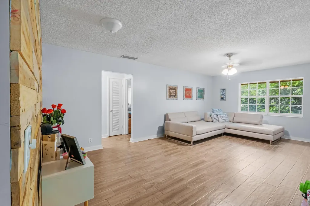 8101 NW 27th Street Coral Springs FL 33065