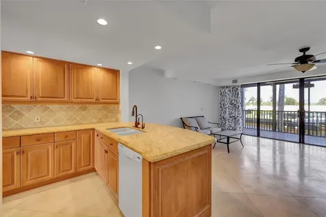1100 SE 5 Court Pompano Beach FL 33060
