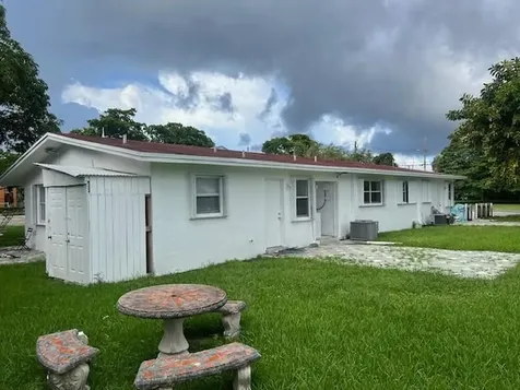106 NW 12th Avenue Dania Beach FL 33004