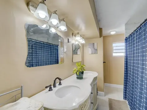 1621 SW 3rd Avenue Pompano Beach FL 33060