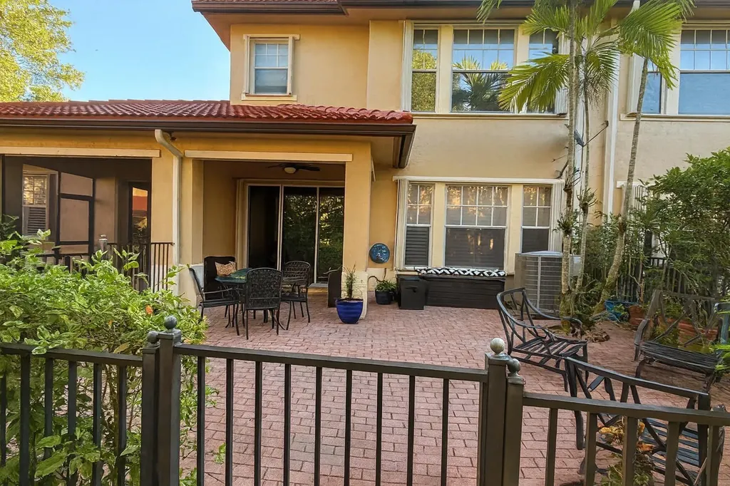 5712 NW 119th Terrace Coral Springs FL 33076