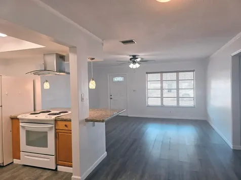 5713 NW 65th Te Tamarac FL 33321