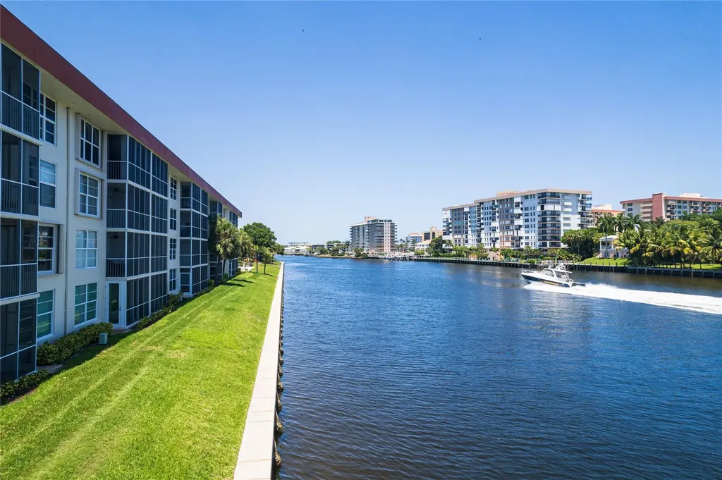 3180 NE 48th Court Lighthouse Point FL 33064