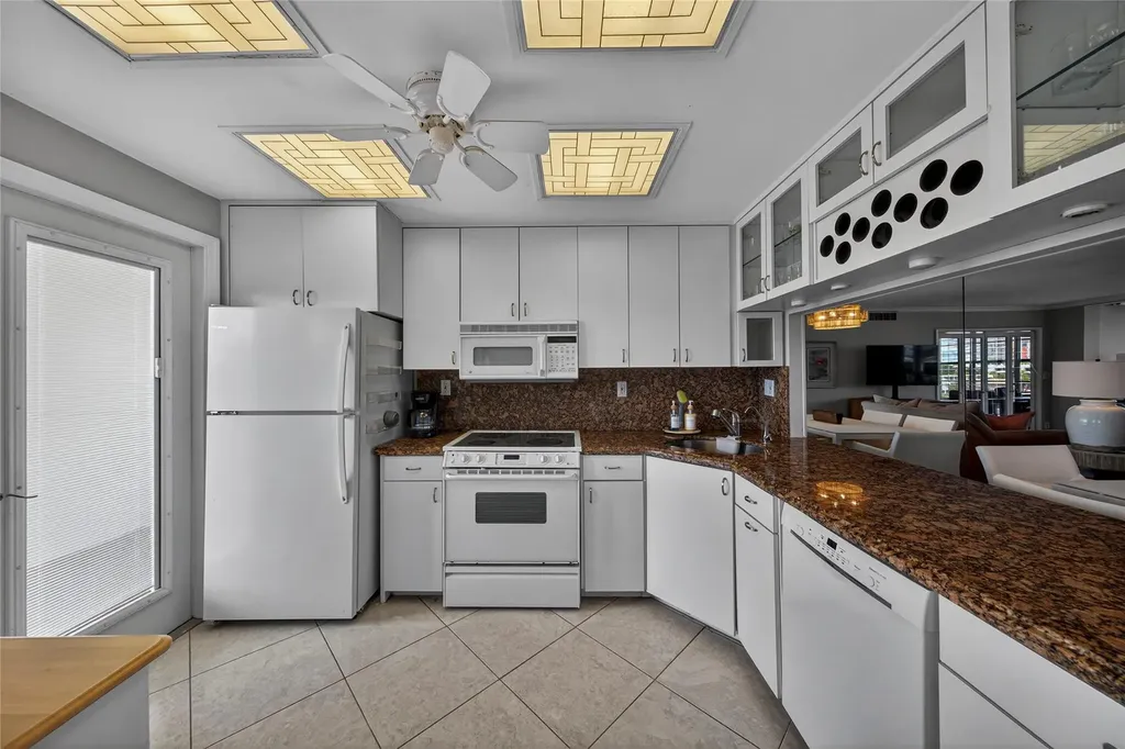 3180 NE 48th Court Lighthouse Point FL 33064