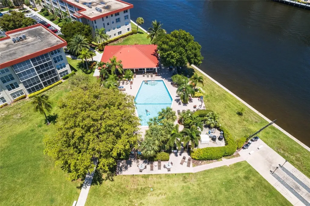 3180 NE 48th Court Lighthouse Point FL 33064