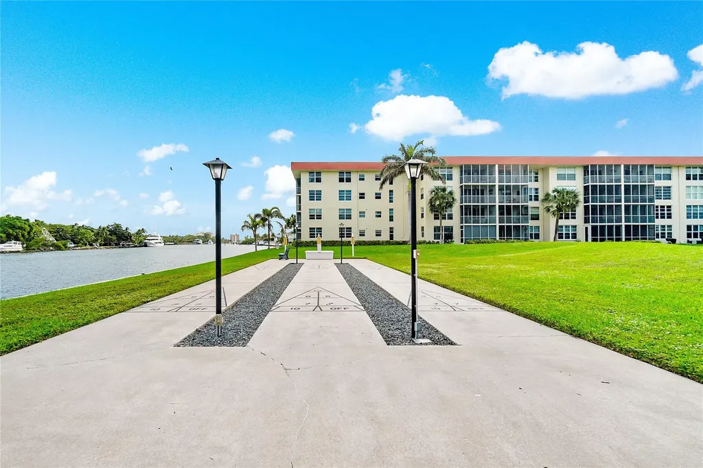 3180 NE 48th Court Lighthouse Point FL 33064