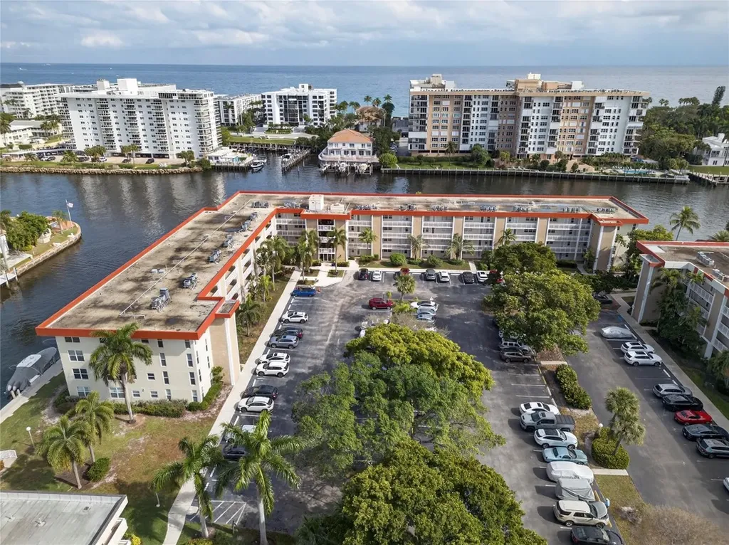 3180 NE 48th Court Lighthouse Point FL 33064