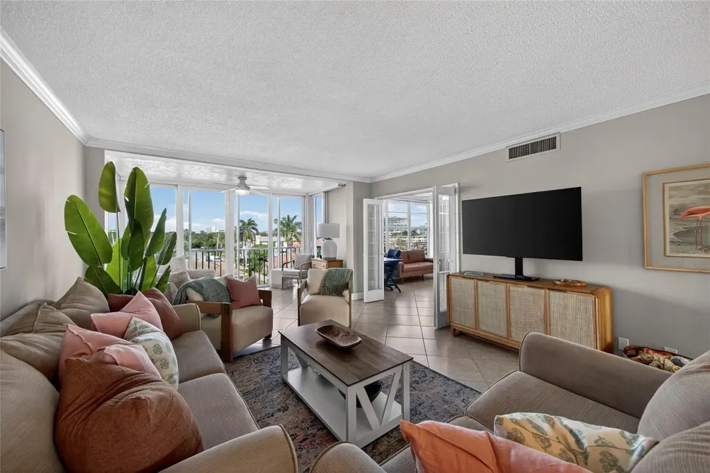 3180 NE 48th Court Lighthouse Point FL 33064