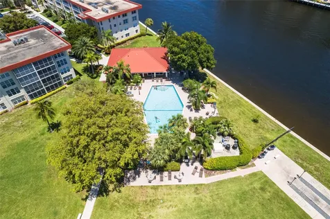 3180 NE 48th Court Lighthouse Point FL 33064