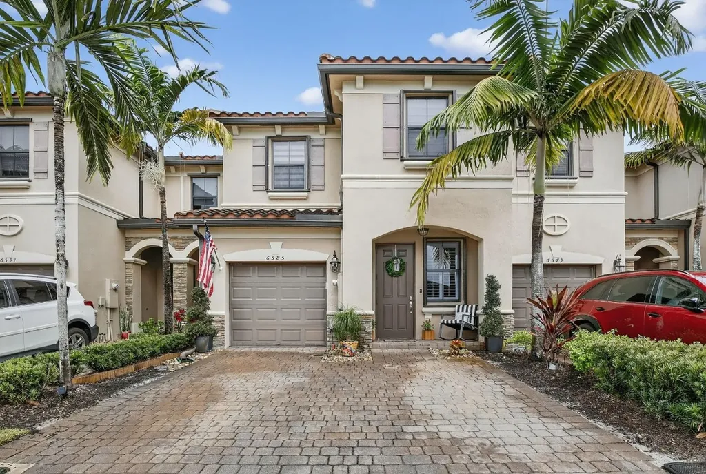 6585 N Anise Court Davie FL 33314