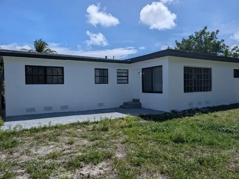 2519 Plunkett Street Hollywood FL 33020