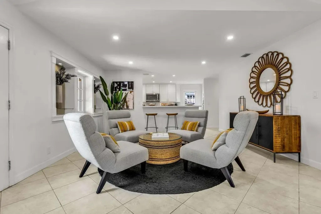 2004 NE 17th Way Fort Lauderdale FL 33305
