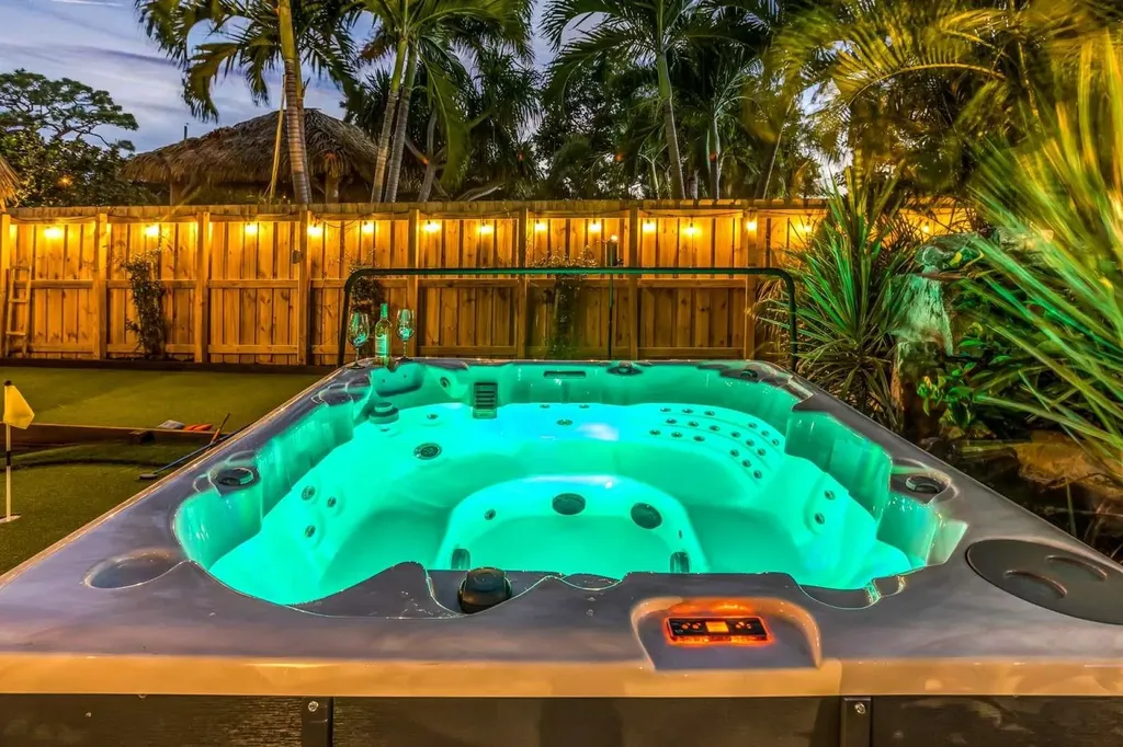 2004 NE 17th Way Fort Lauderdale FL 33305
