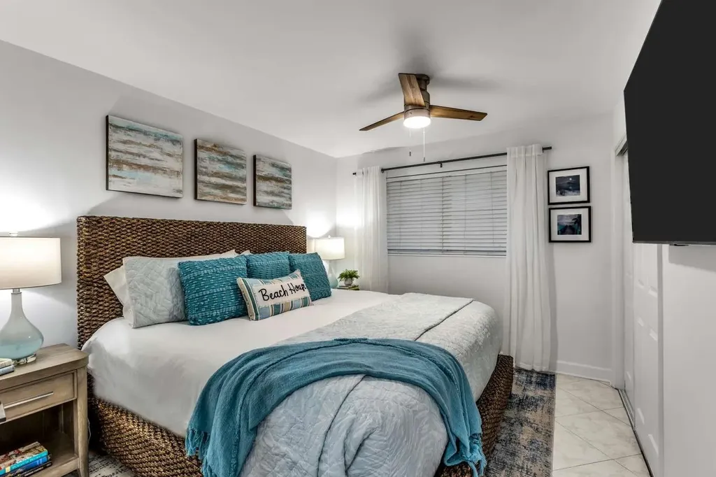 2004 NE 17th Way Fort Lauderdale FL 33305