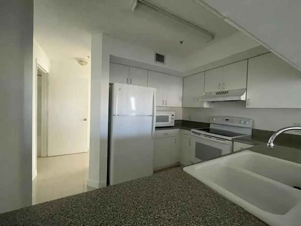470 S Park Road Hollywood FL 33021