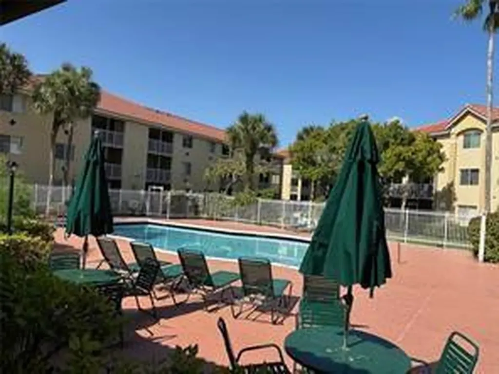 470 S Park Road Hollywood FL 33021