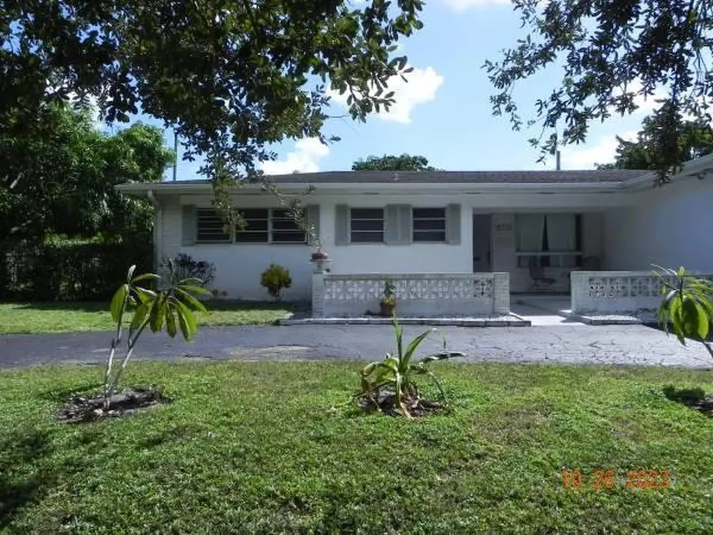 819 N Highland Drive Hollywood FL 33021