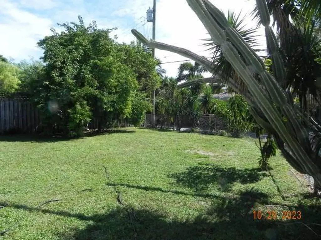 819 N Highland Drive Hollywood FL 33021