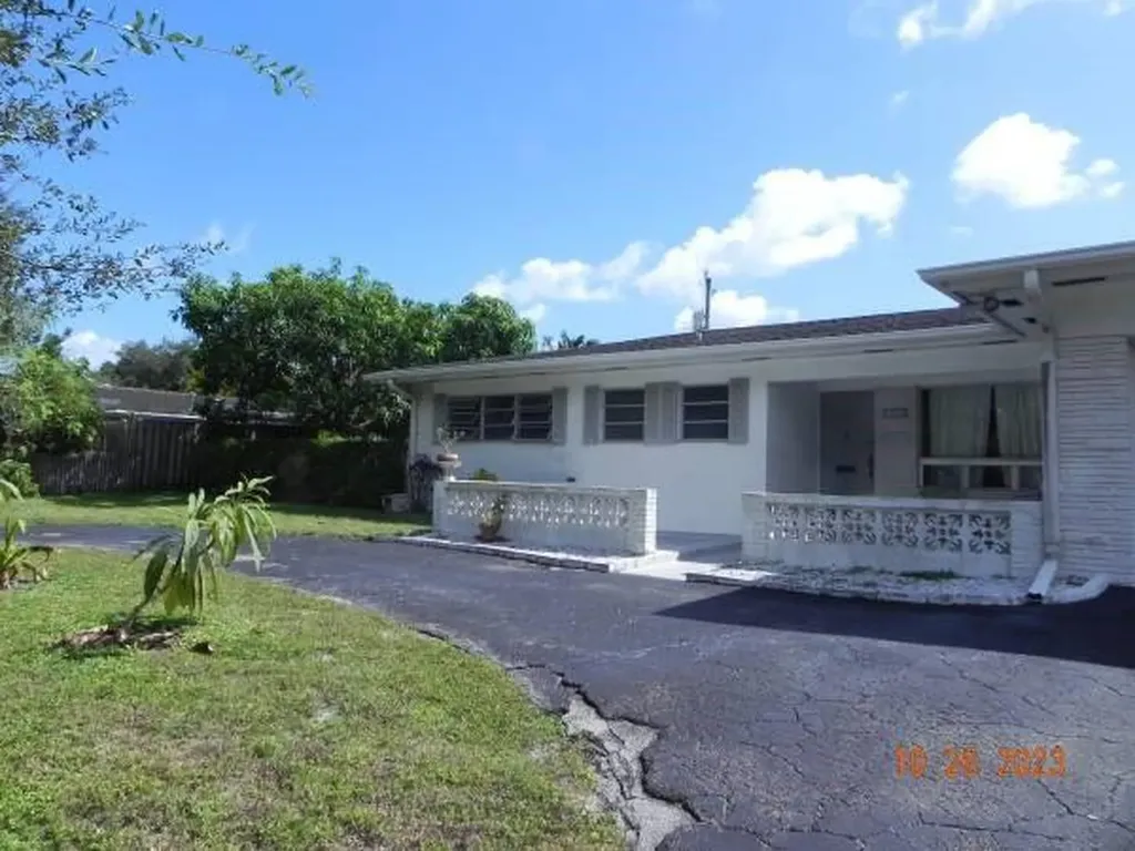 819 N Highland Drive Hollywood FL 33021