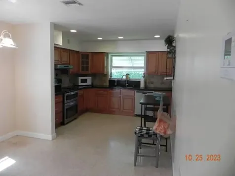 819 N Highland Drive Hollywood FL 33021