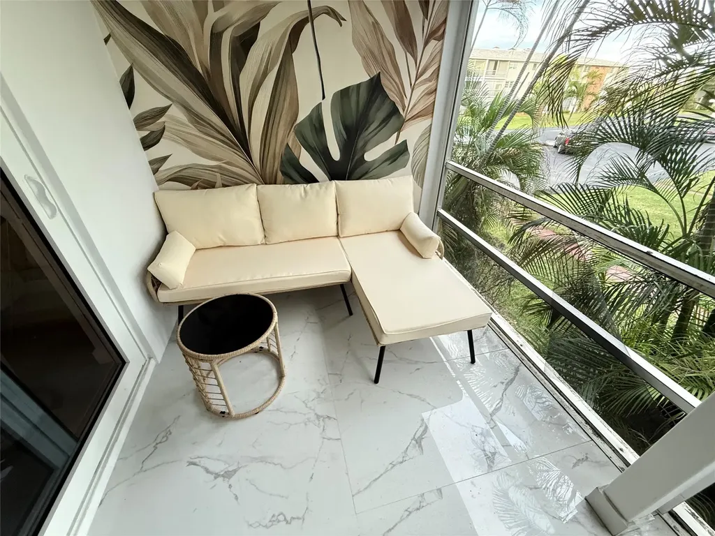 10 SE 13th Street Boca Raton FL 33432