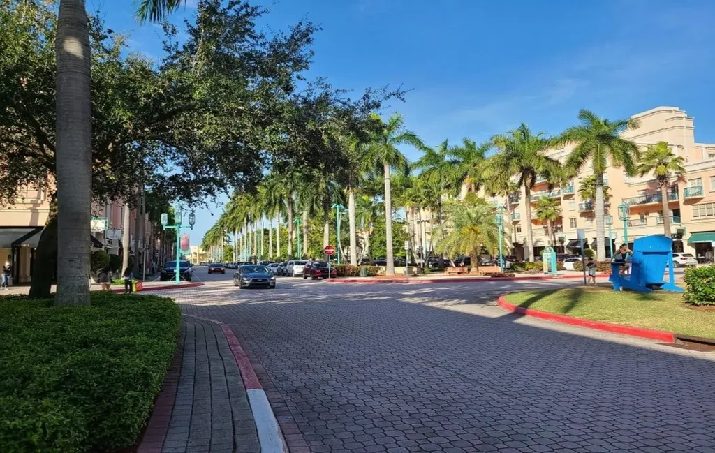 10 SE 13th Street Boca Raton FL 33432