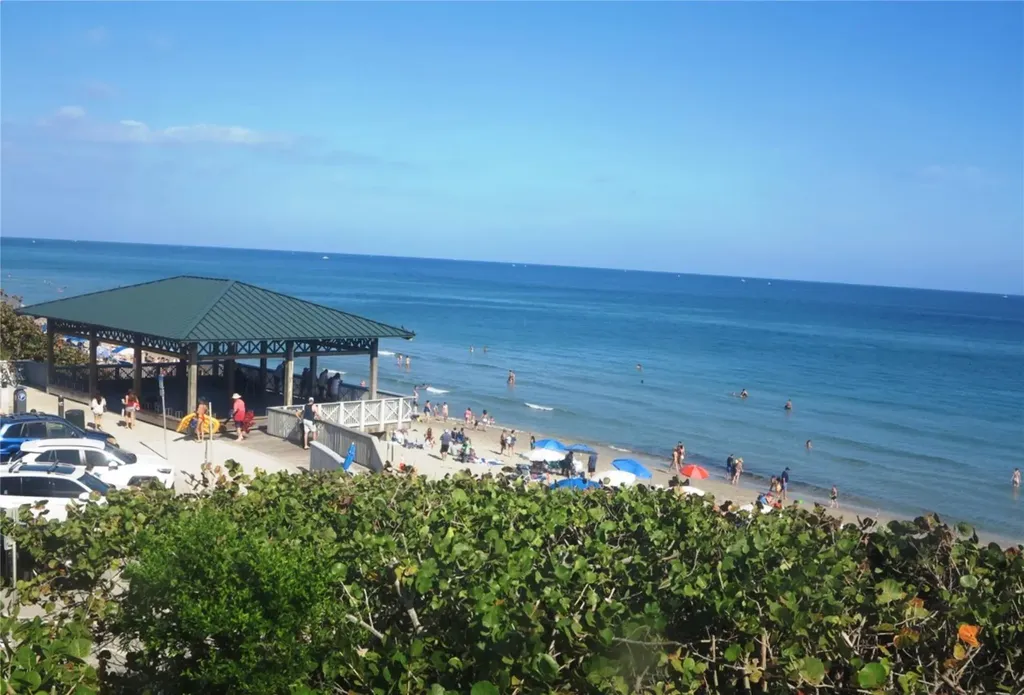 10 SE 13th Street Boca Raton FL 33432