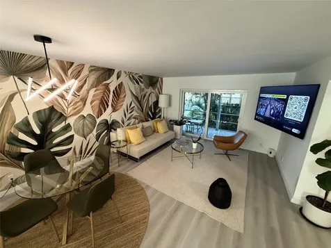 10 SE 13th Street Boca Raton FL 33432
