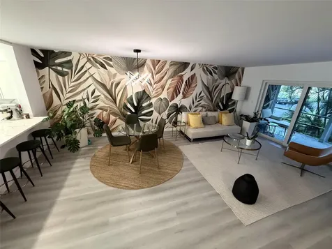 10 SE 13th Street Boca Raton FL 33432