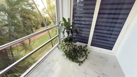 10 SE 13th Street Boca Raton FL 33432
