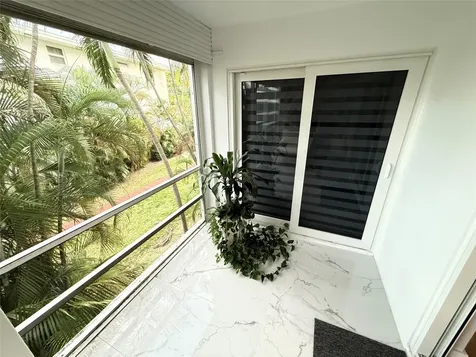 10 SE 13th Street Boca Raton FL 33432