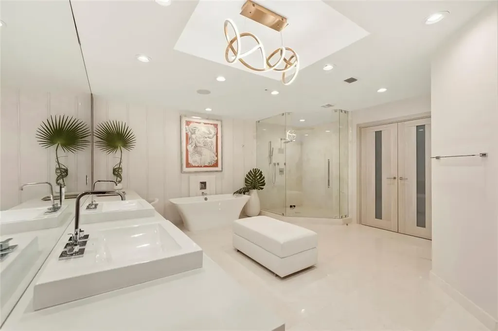 17301 Biscayne Boulevard Aventura FL 33160