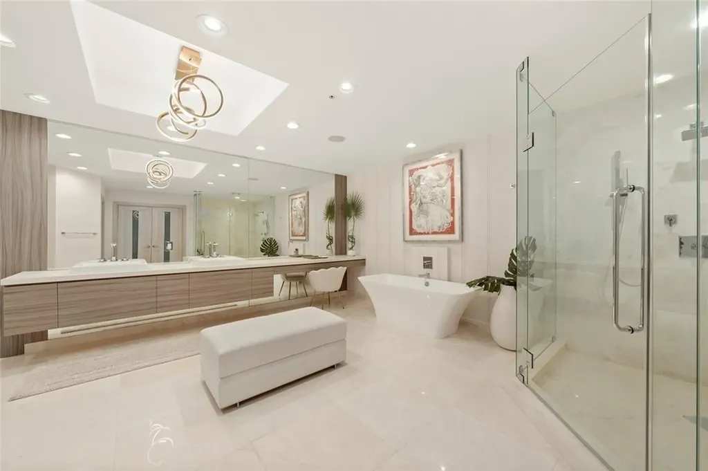 17301 Biscayne Boulevard Aventura FL 33160