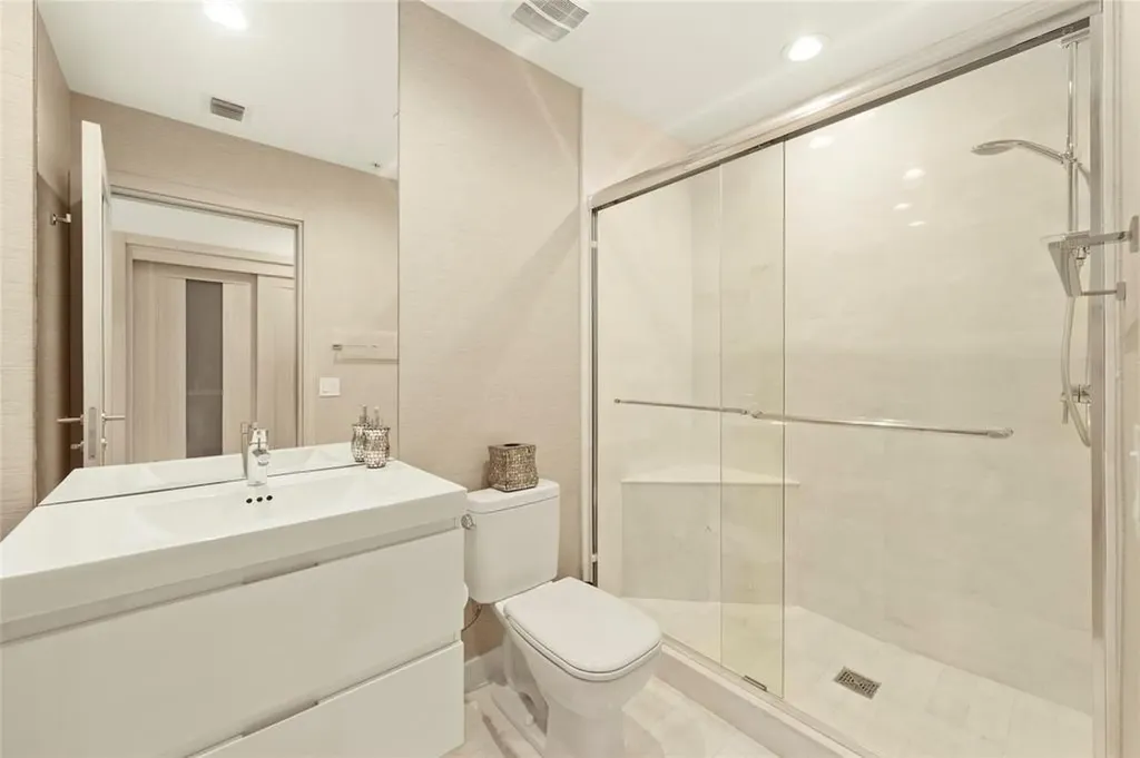 17301 Biscayne Boulevard Aventura FL 33160