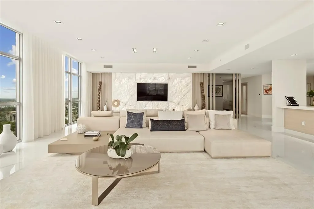 17301 Biscayne Boulevard Aventura FL 33160