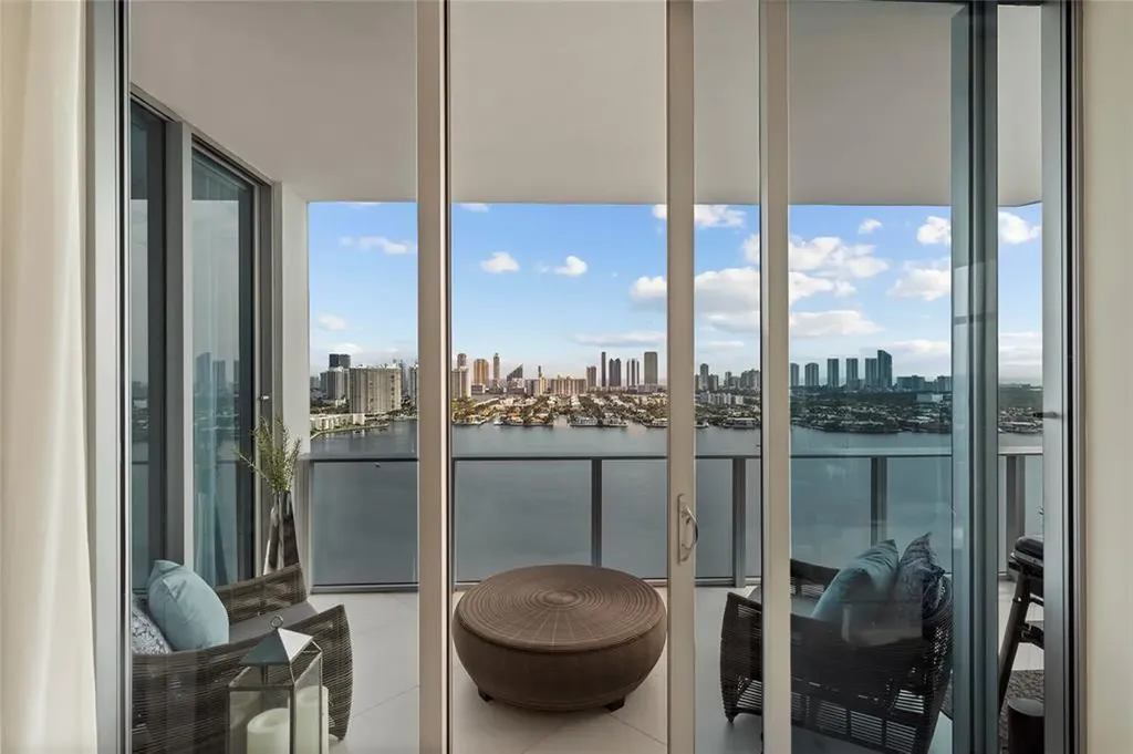 17301 Biscayne Boulevard Aventura FL 33160