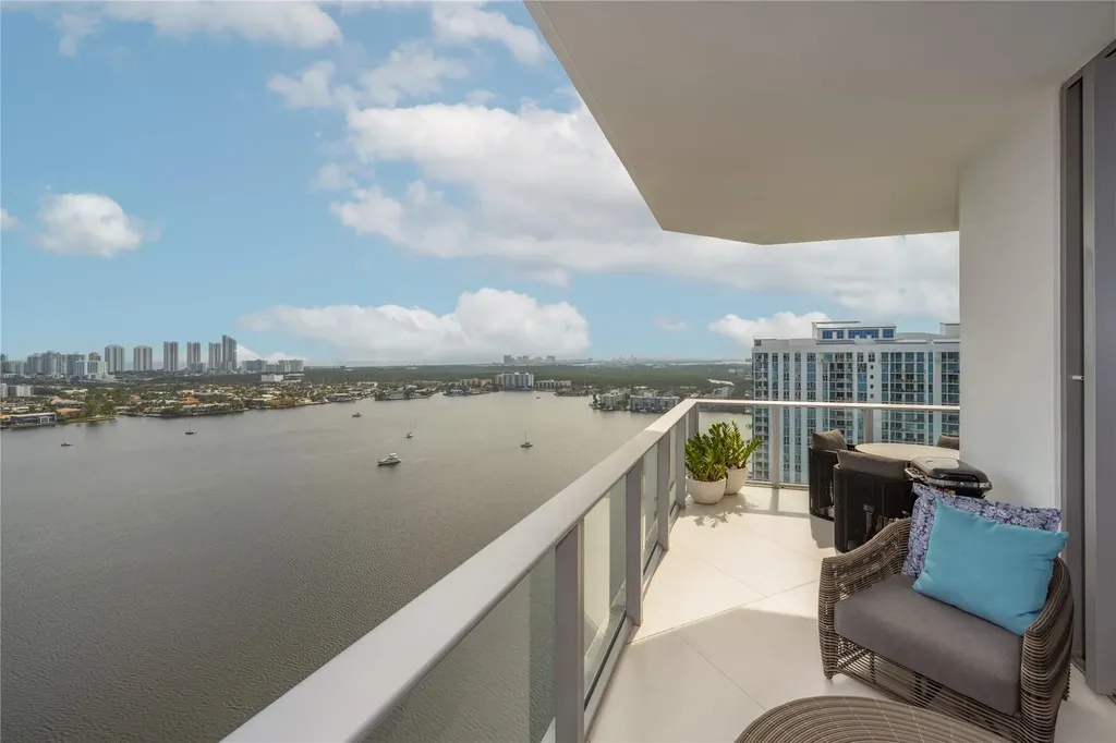 17301 Biscayne Boulevard Aventura FL 33160