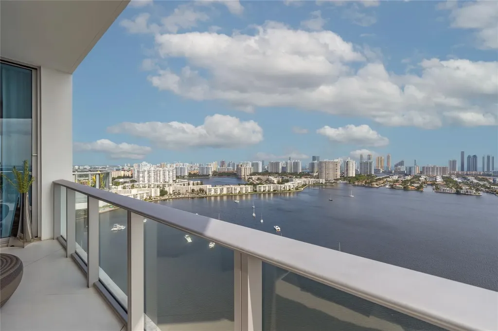 17301 Biscayne Boulevard Aventura FL 33160