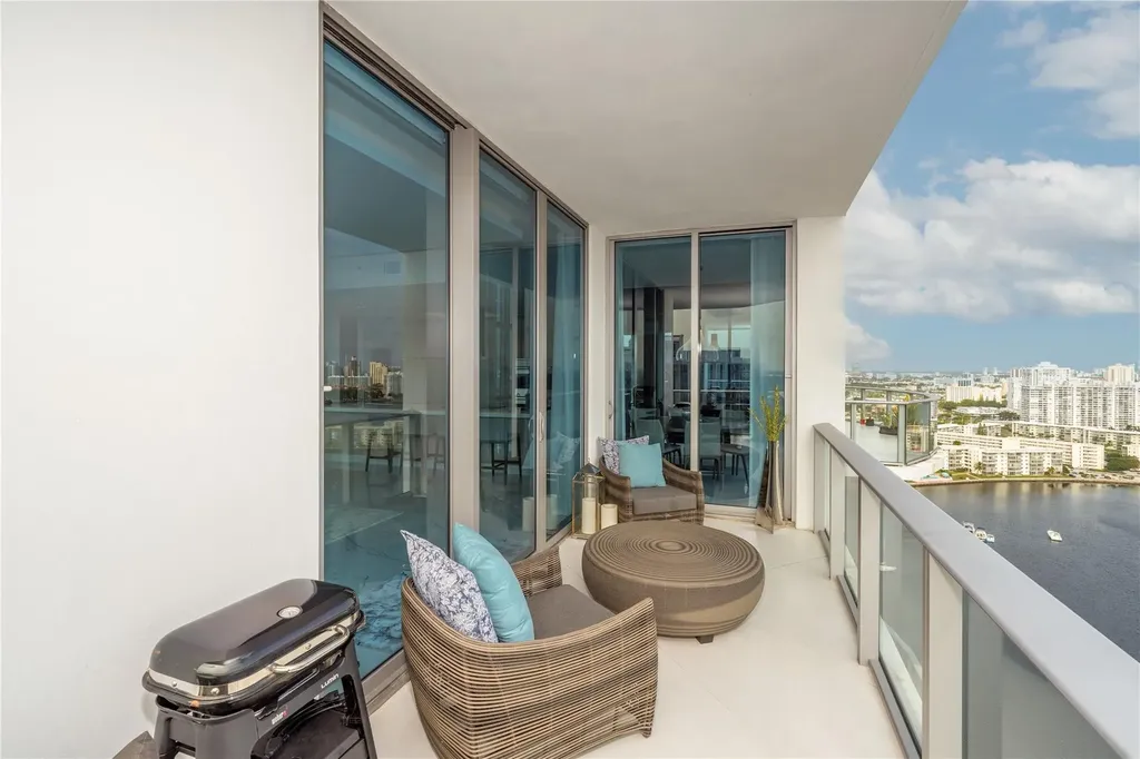17301 Biscayne Boulevard Aventura FL 33160