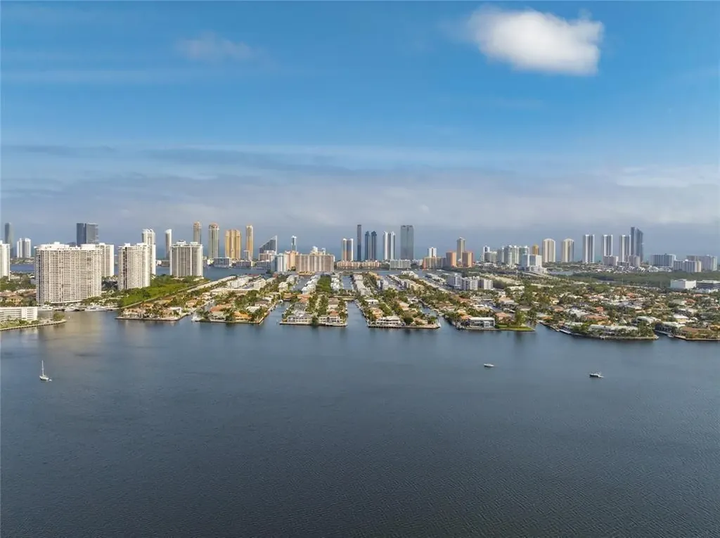 17301 Biscayne Boulevard Aventura FL 33160