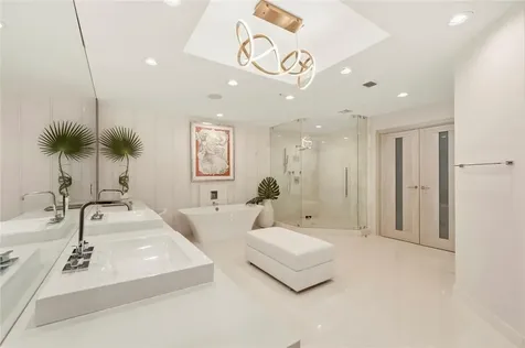 17301 Biscayne Boulevard Aventura FL 33160