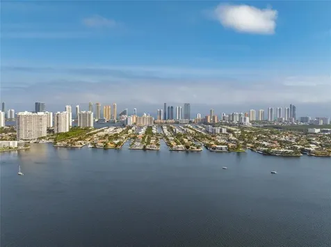 17301 Biscayne Boulevard Aventura FL 33160