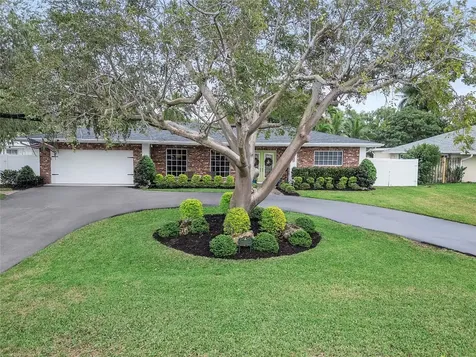 1140 E Tropical Way Plantation FL 33317